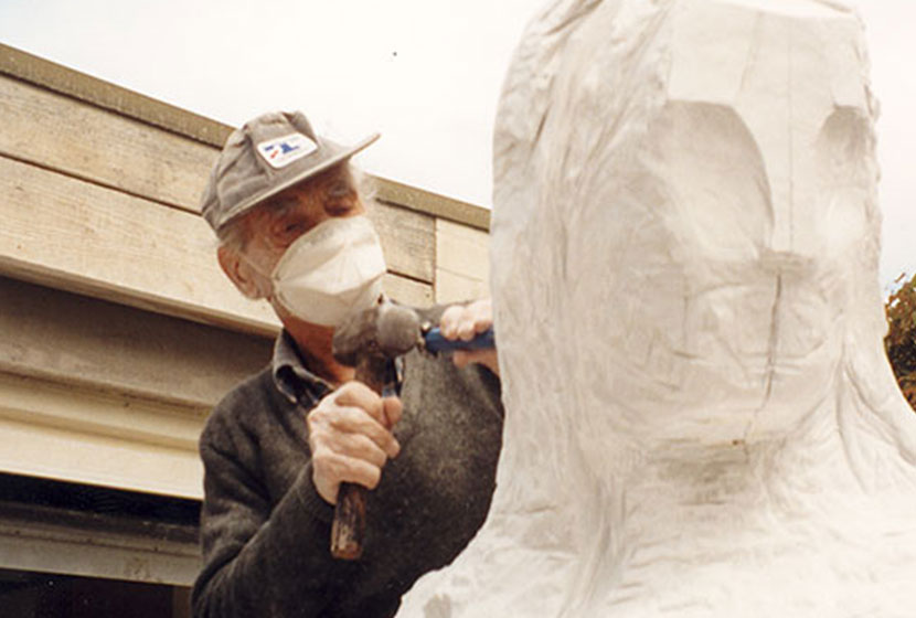 2000. Franco sculpting a statue for his tomb.
