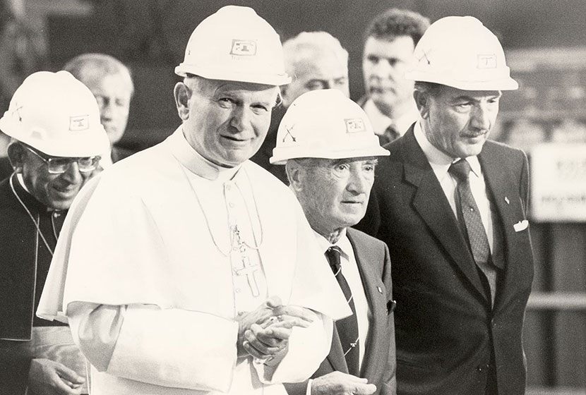 Seven Hills, November 1986. Pope John Paul II visits Transfield.