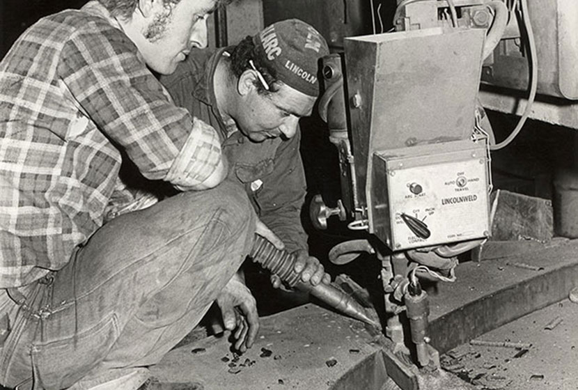 Using a Lincolnwelder at Seven Hills.