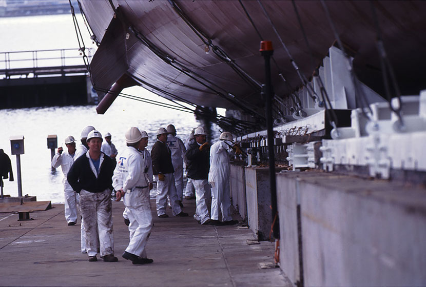 1994. Launch of HMAS Anzac. Workers prepare for the launch.